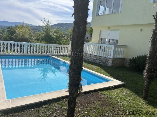 Opatija , Volosko, stambeno poslovna kuća s bazenom - 2