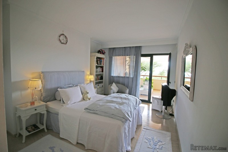 Apartment With Sea View In Bendinat