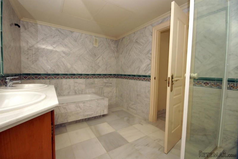 Spacious Ground Floor Sea Views - 2
