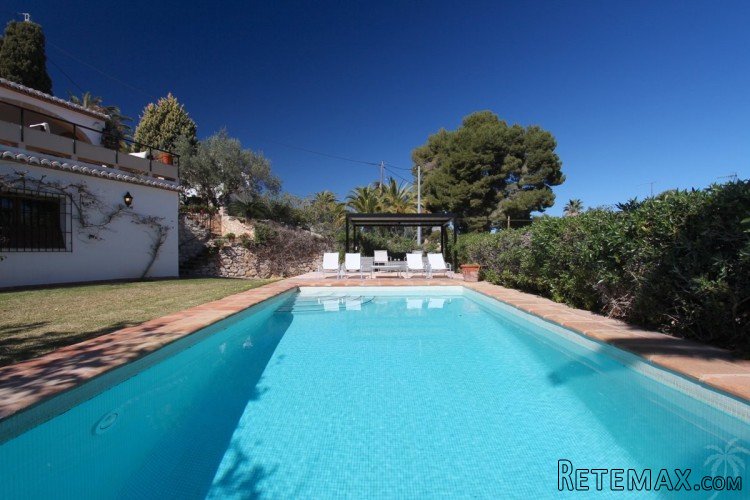 Renovated property combining the regional Mediterranean..
