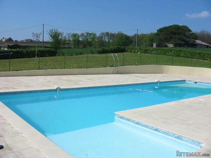 A Pretty 4 Bedroomed Property On The.. - 2