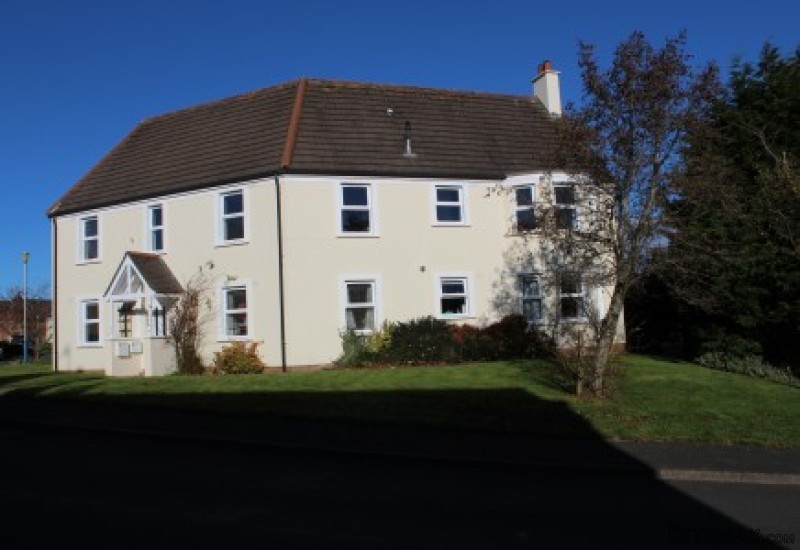 8 Hillberry Heights, Governors Hill..
