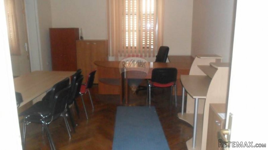 STAN-POSLOVNI PROSTOR U CENTRU 98.70m2