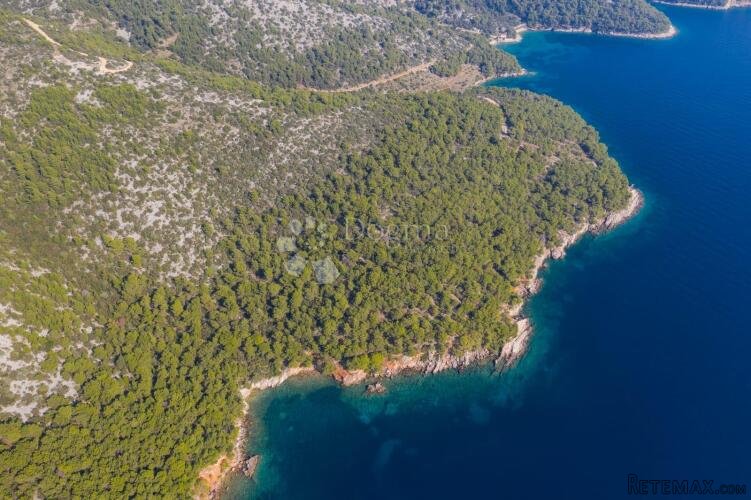 POLJOPRIVREDNO ZEMLJIŠTE NA OTOKU HVARU - 2