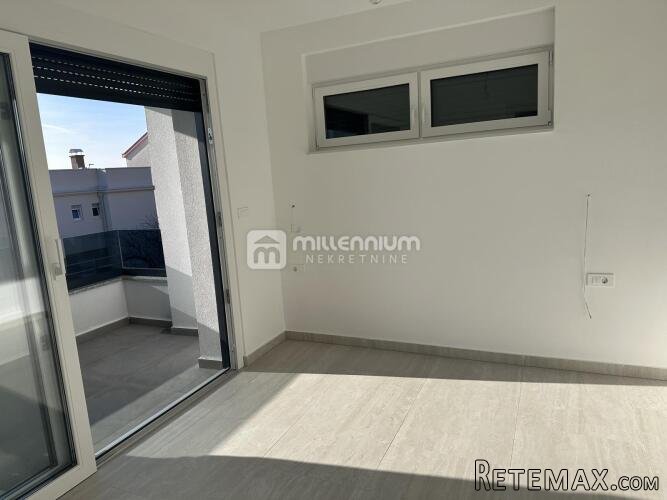 Dramalj, novogradnja, 94.96m2, dvoetažni 2s+db, bazen - 3