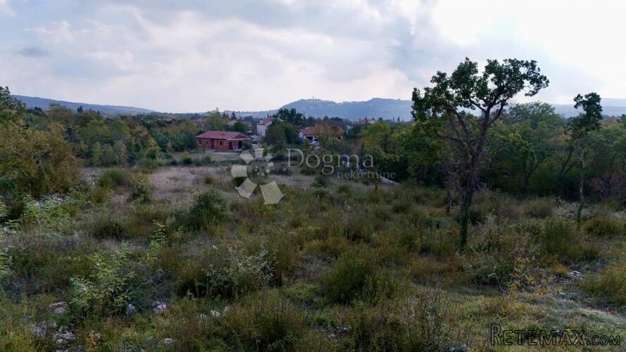 Građevinsko zemljište na mirnoj lokaciji - 3
