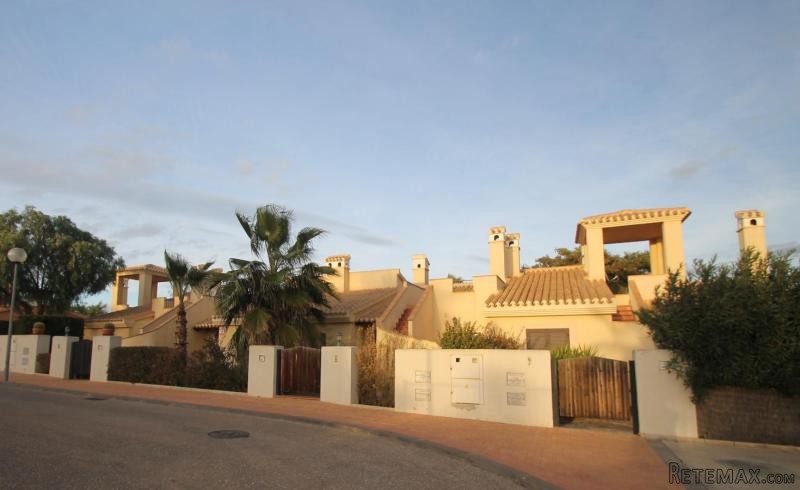 2 Bedrooms - Villa - Murcia - For Sale