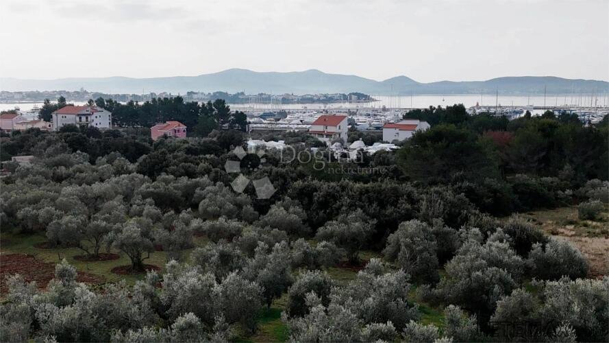 Trosobni apartman u mirnom dijelu Sukošana