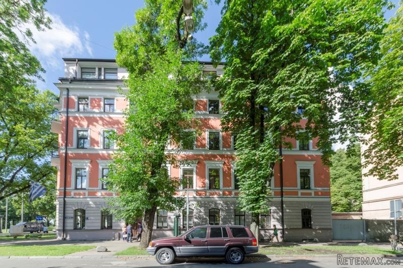Elegant Apartment In Embassy Area Of..