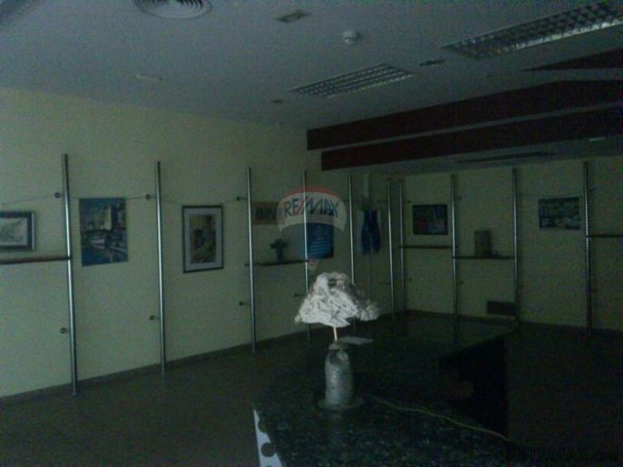 POSLOVNI PROSTOR-56.80M2 U CENTRU ZA NAJAM