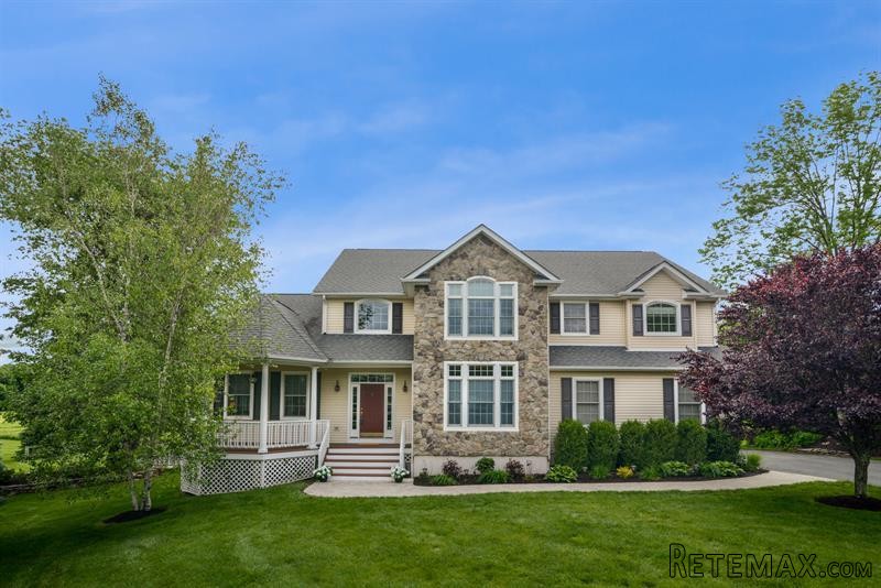 4 bedroom House For Sale: 14 Hunter Ln..