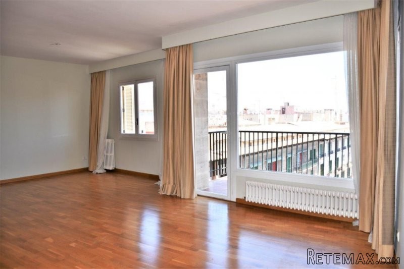 Bright apartment at Jaime III in Palma.. - 2