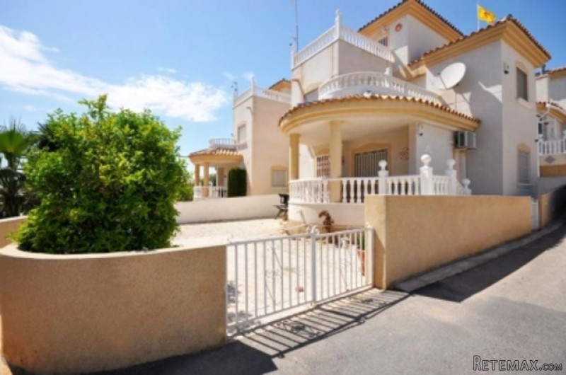 3 Bedrooms - Villa - Alicante - For Sale