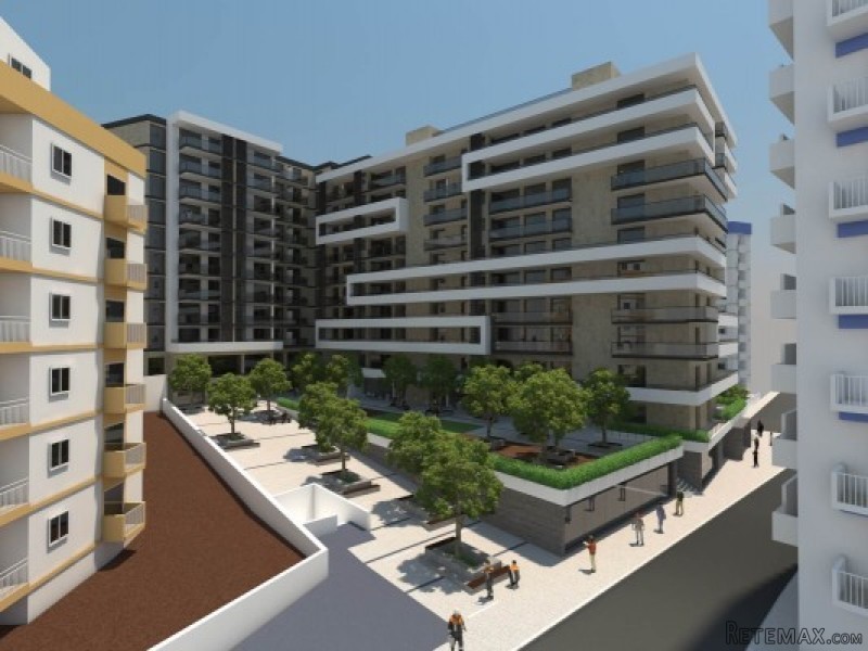 4 Bedroom Apartment Next To Praia Da..