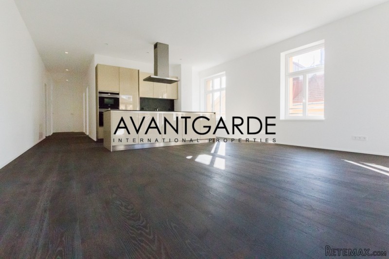 Exclusive apartment in unique park..