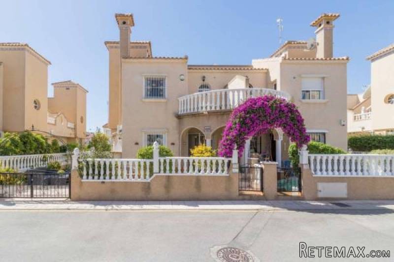 3 Bedroom 2 Bathroom Townhouse In Playa..