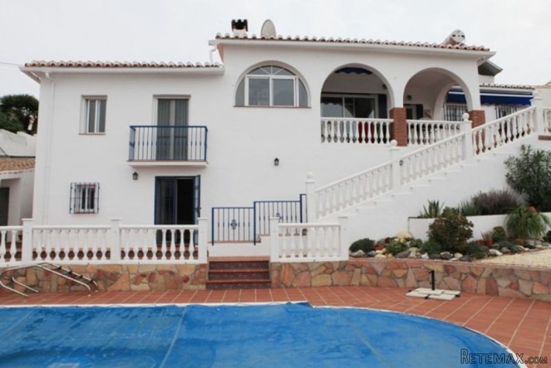 3 bedroom, 3 bathroom Villa, (build 150..