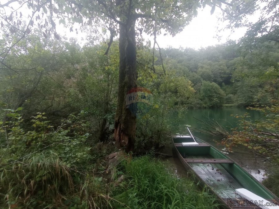 Donje dubrave, zemljište na rijeci Mrežnici 799 m2 - 2