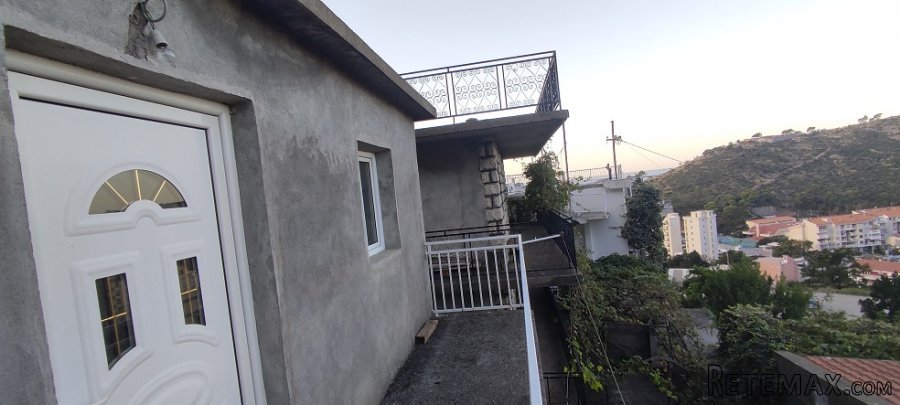 Prodajem dve kuce u Sutomoru - 2
