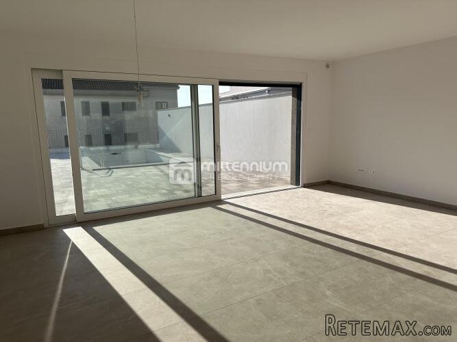 Dramalj, novogradnja, 127.33m2, dvoetažni 4s+db, bazen - 3