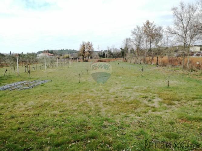 Istra,Pula,okolica - zemljište s vikendicom - 3