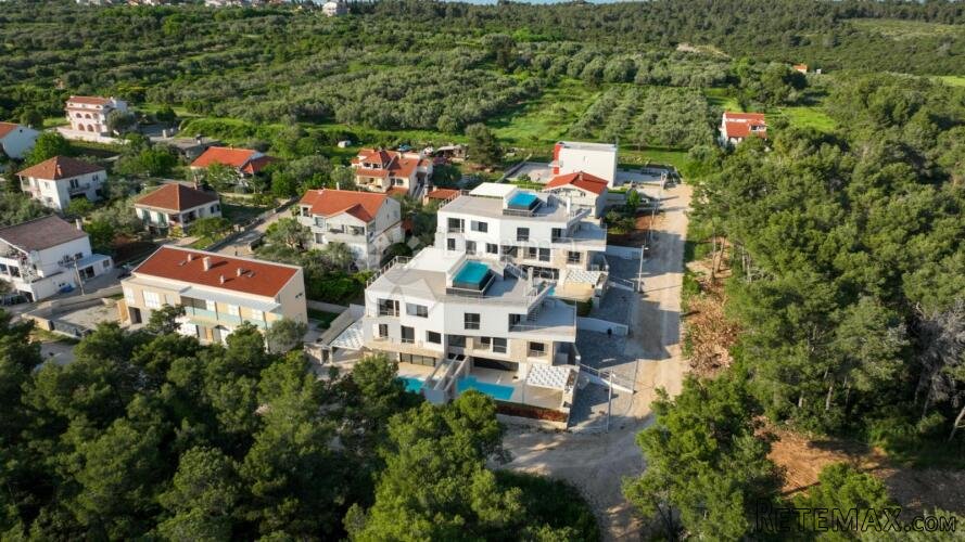 Raskošan penthaus s bazenom, 100 m od mora - 3