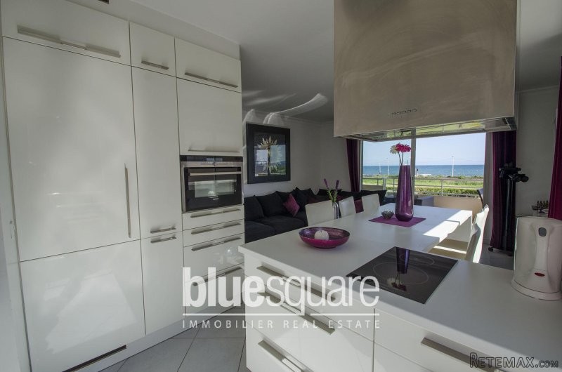 TOP FLOOR APARTMENT IN JUAN LES PINS - 2
