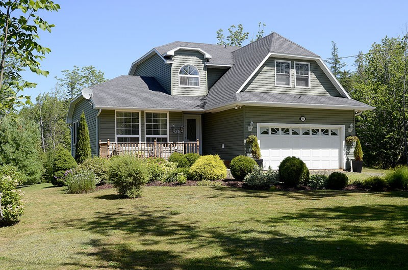 3 bedroom House For Sale: 497 Back Road..