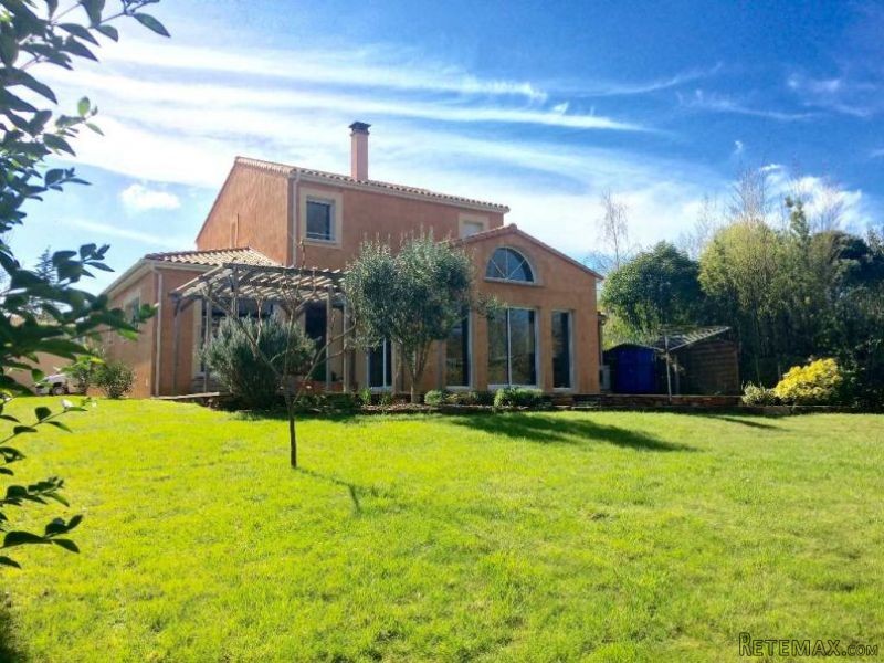 Detached Villa in Nice Setting
