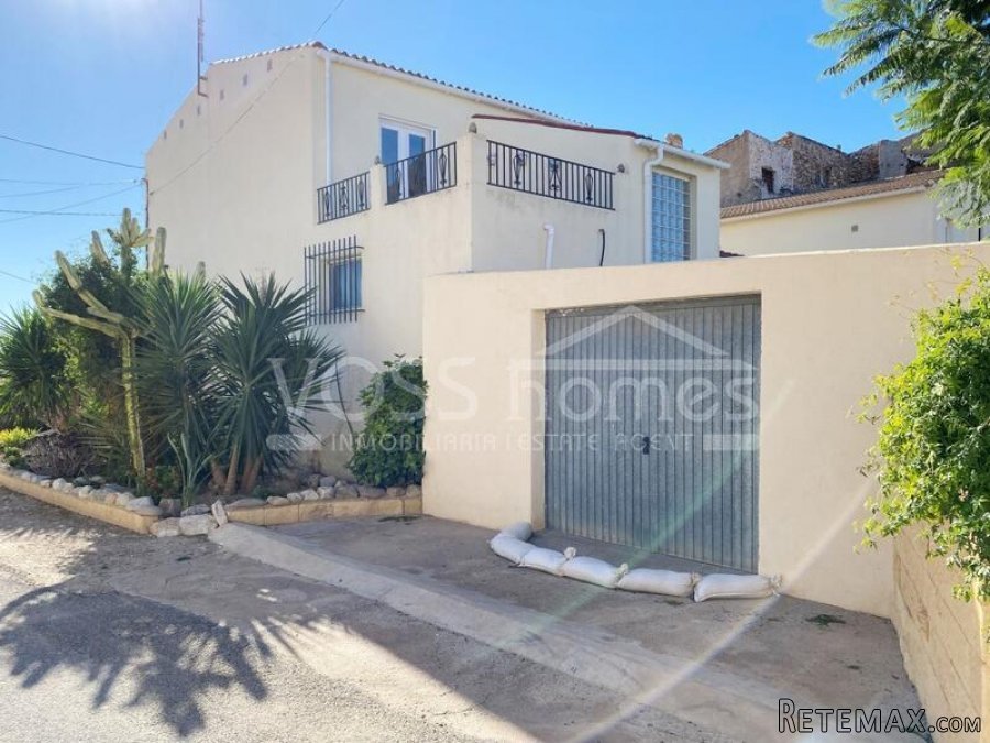 NEW & EXCLUSIVE TO VOSS HOMES - A very spacious, detached.. - 6