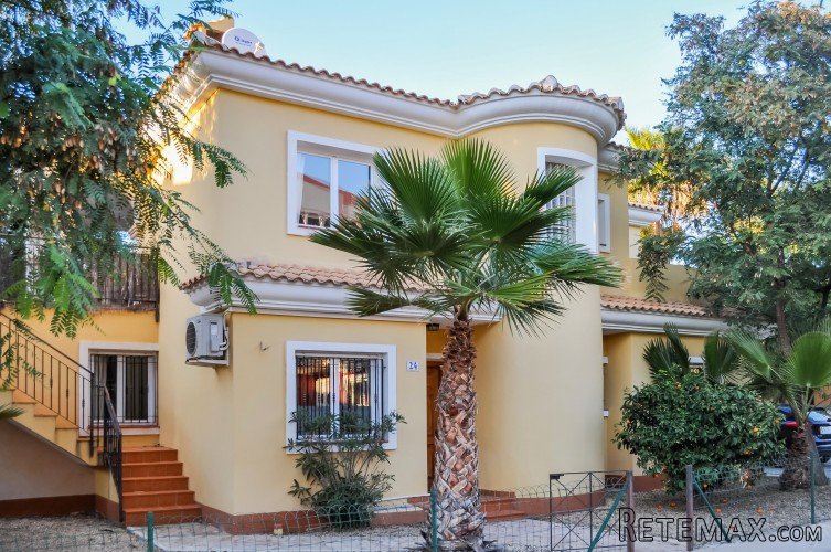 Superb villa on two levels on the Bonalba golf course (hole..