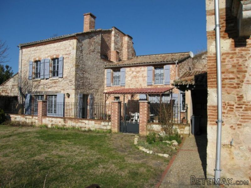 Beautiful Rural House with Income..