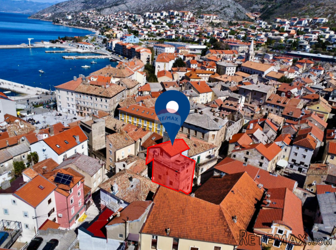 Senj, centar - dvoetažni stan u strogom centru grada