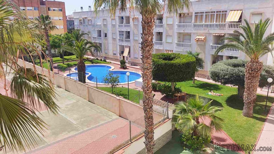 Apartamento 2 dormitorios en primera planta, amueblado y..