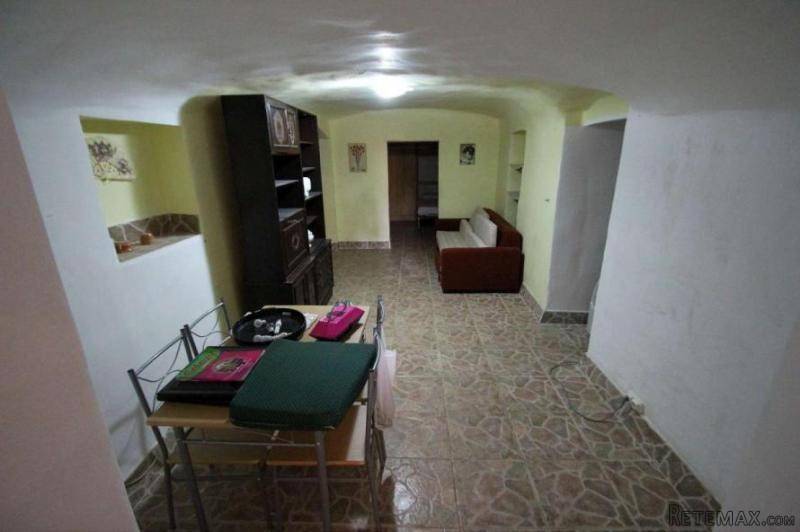 Part cave house walking distance to.. - 2