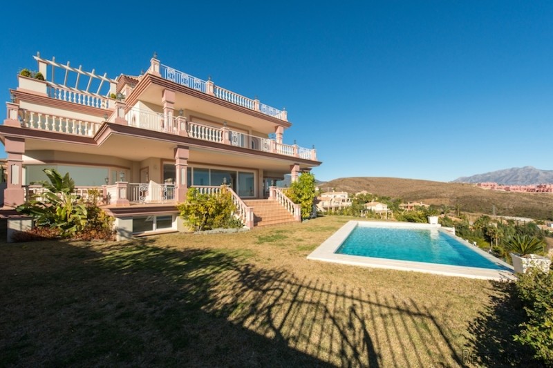 VILLA FOR SALE IN LOS FLAMINGOS