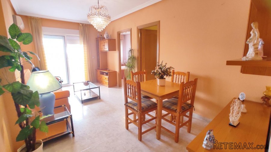 Apartamento 2 dormitorios, amueblado y equipado, cocina..