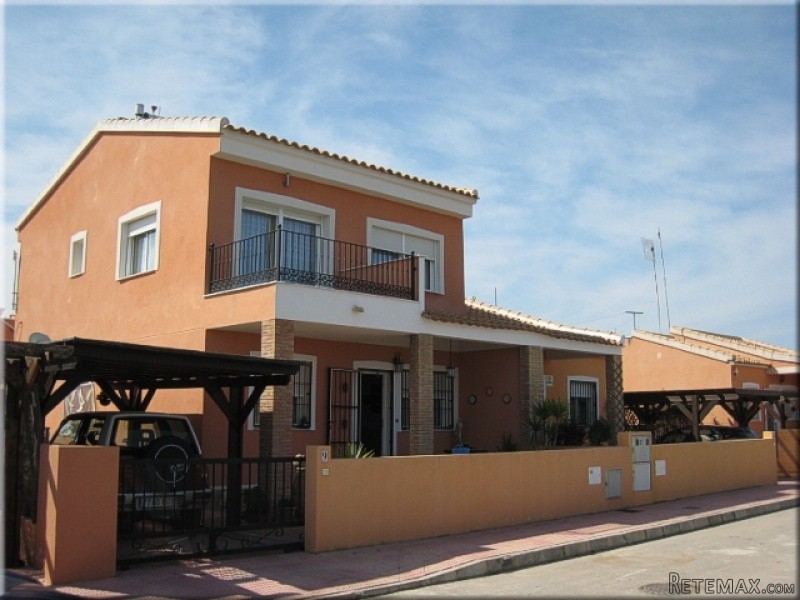 Daya Nueva 2 Beds 2 Baths semi-detached