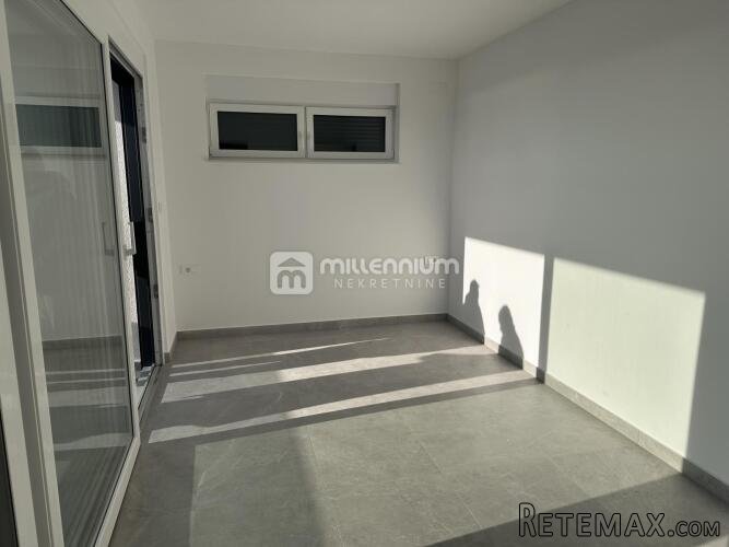 Dramalj, novogradnja, 102.84m2, parking i dvorište - 2