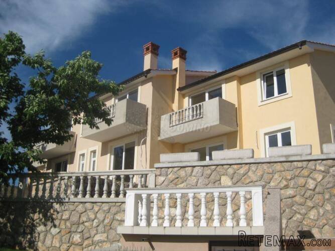 Kuća s 2 apartmana, okolica Malinske! - 2
