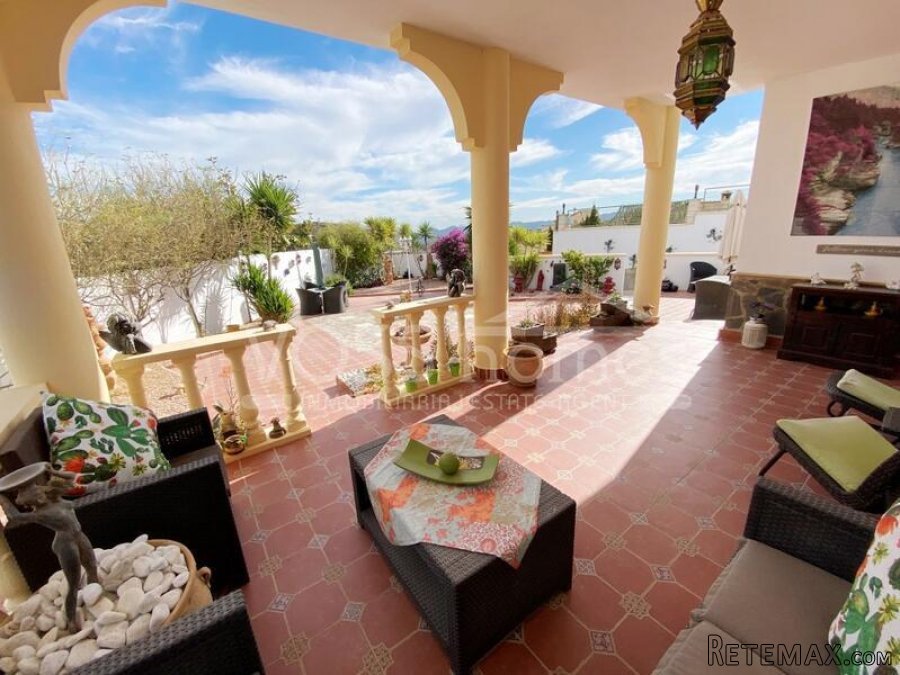 NEW & EXCLUSIVE LISTING TO VOSS HOMES - A lovingly.. - 2
