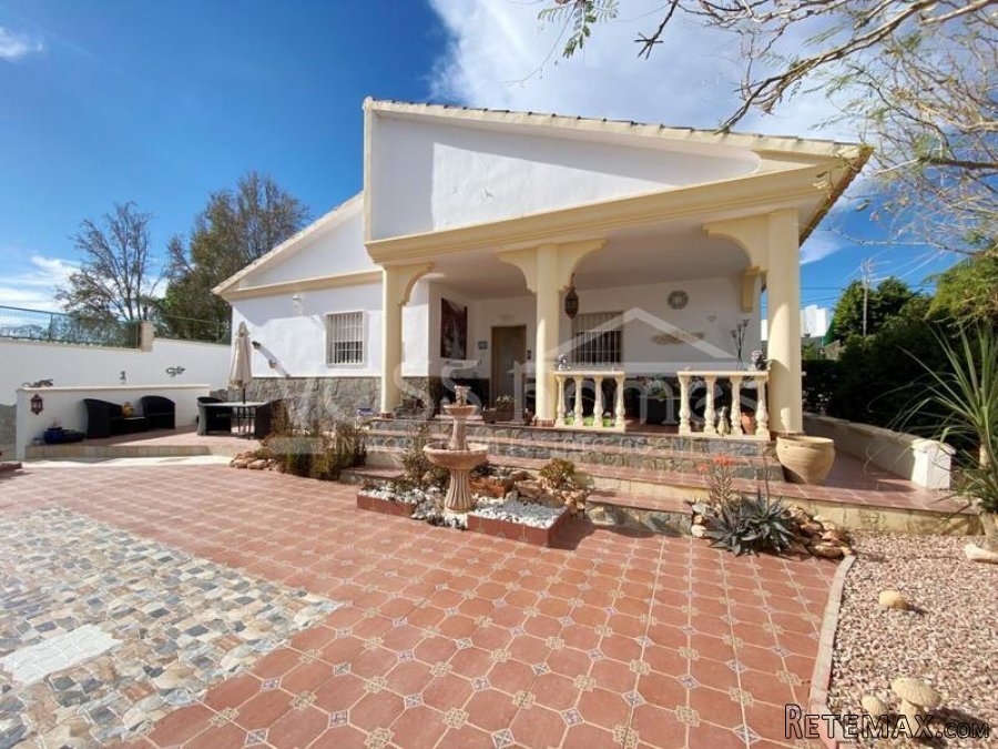 NEW & EXCLUSIVE LISTING TO VOSS HOMES - A lovingly.. - 6
