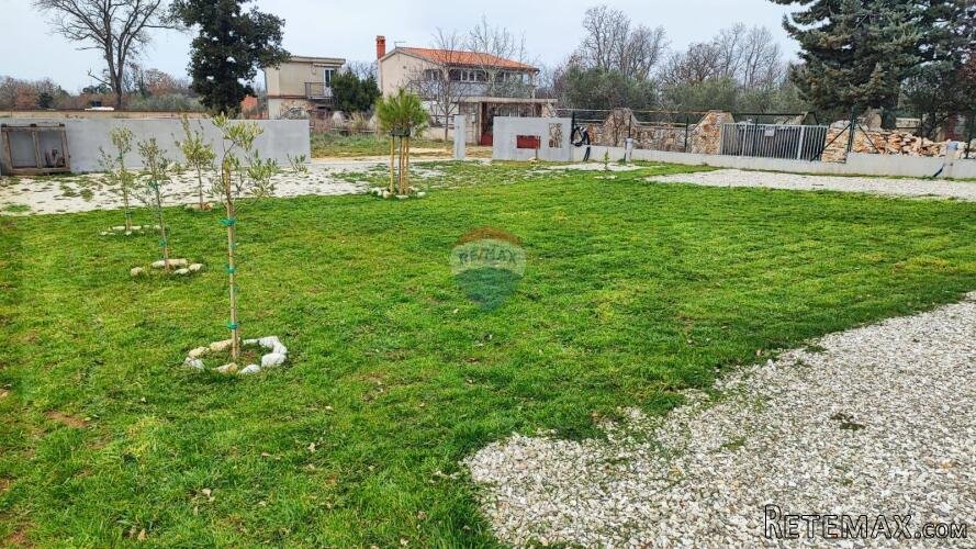 Istra,Peroj-poljoprivredna parcela u blizini mora