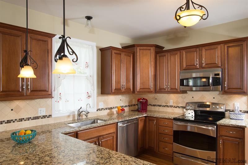 4 bedroom House For Sale: 6 Twin Ponds.. - 2