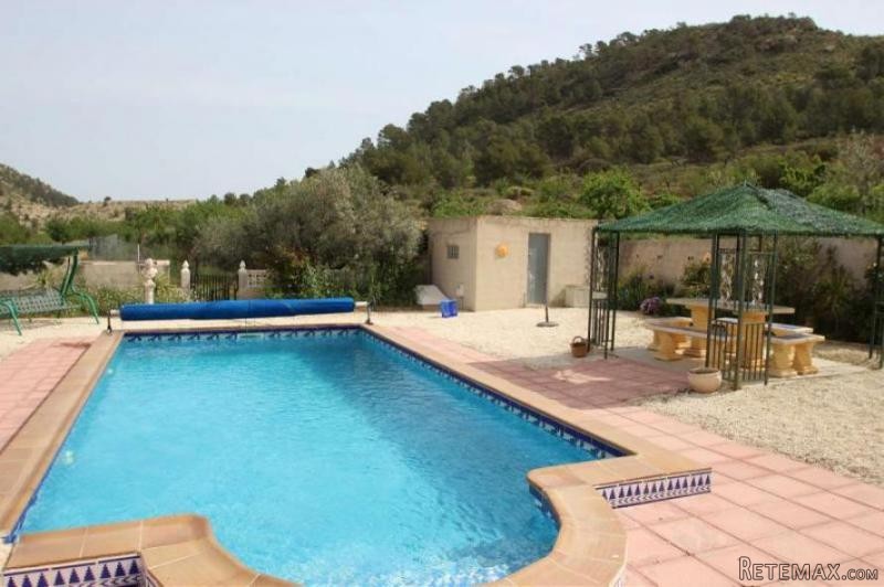 Country house near Monovar with stables.. - 2