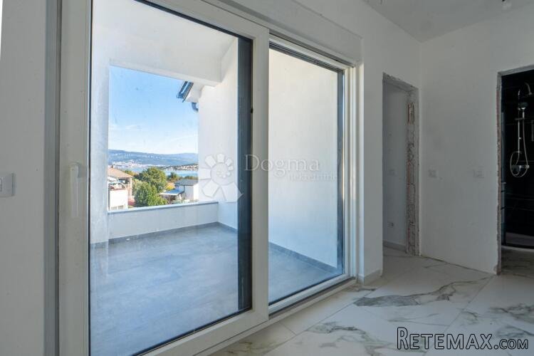 APARTMAN U NOVOGRADNI - UVALA SOLINE - 3