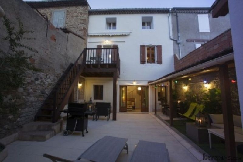 Character Home, Courtyard, Jacuzzi..