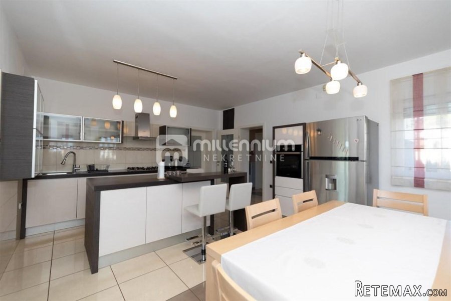Gorski Kotar, Ravna Gora, samostojeća katnica, 360m2 - 4
