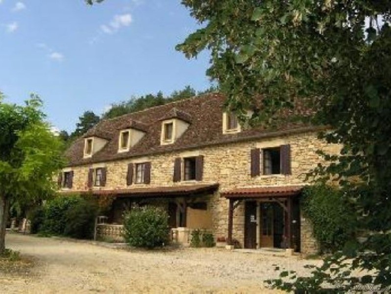 3 Houses Which Could Make A Gite Complex