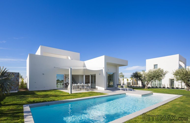Beautiful new build villa on Las Colinas Golf Resort. This..
